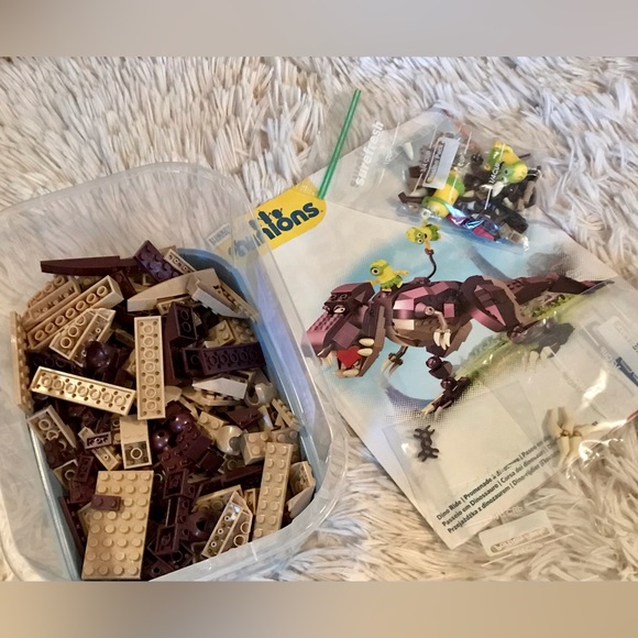 Lot MEGA BLOKS MINIONS Building Block Sets Dinosaur Ice Cream Truck Hot Dog Cart - Picture 7 of 16